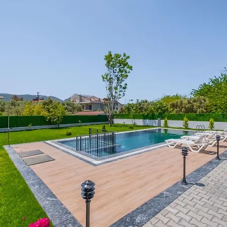 Havuzlu Sitede Luks Tatil Evi - Zeybek Apart 2