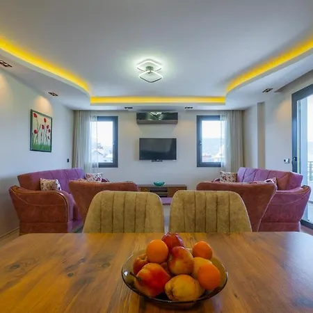 Havuzlu Sitede Luks Tatil Evi - Zeybek Apart 2 Fethiye