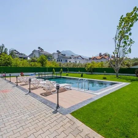 Havuzlu Sitede Luks Tatil Evi - Zeybek Apart 2 Fethiye