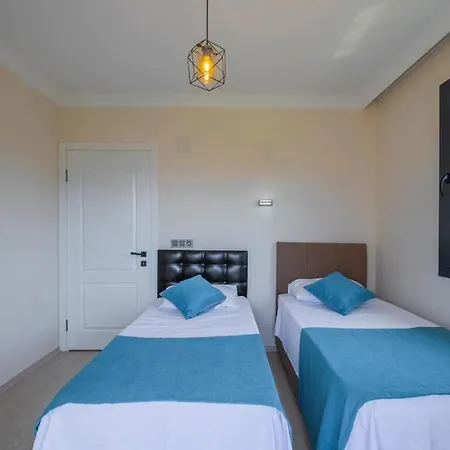 Havuzlu Sitede Luks Tatil Evi - Zeybek Apart 2