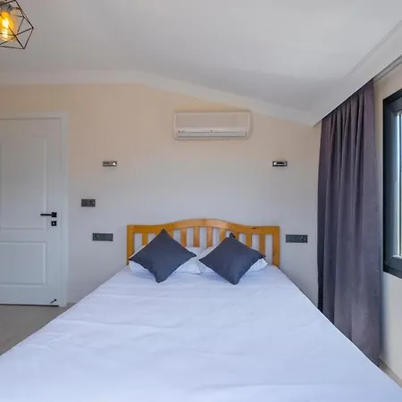 Havuzlu Sitede Luks Tatil Evi - Zeybek Apart 2 Fethiye