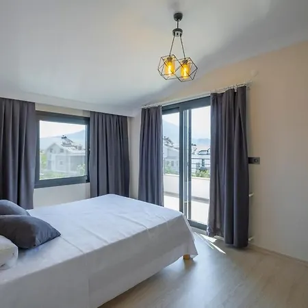 Havuzlu Sitede Luks Tatil Evi - Zeybek Apart 2 *