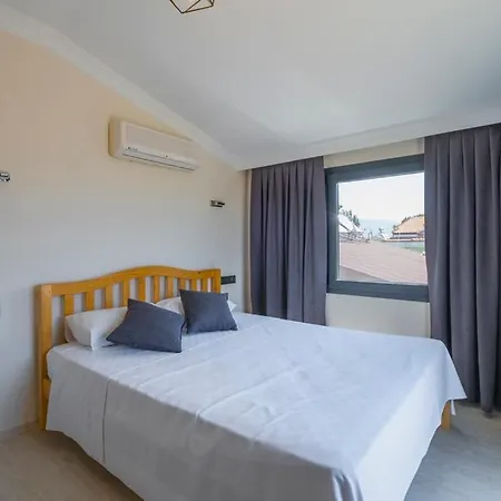 Havuzlu Sitede Luks Tatil Evi - Zeybek Apart 2 Apartment Fethiye